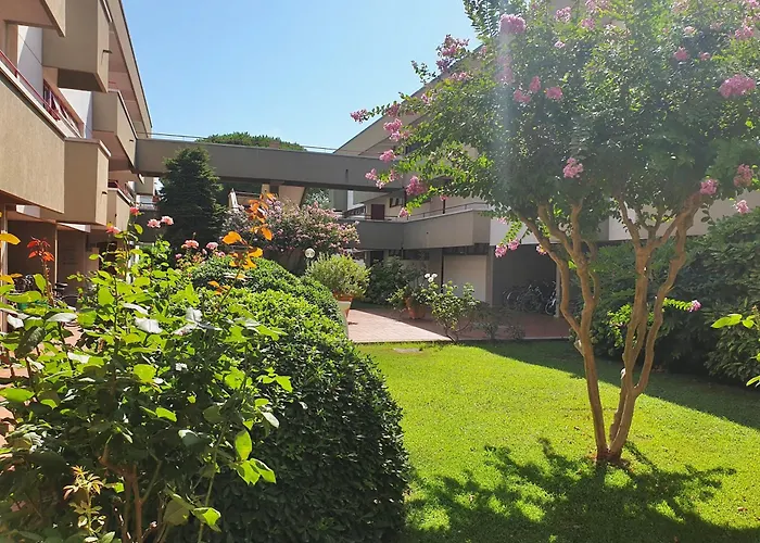 Isstravel, Holiday Homes In Marina Di Bibbona From 400 To 900 Meters From The Sea, Apartments 6 Beds With Private Outdoor Area